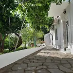 Vasilis Garden House 펜션 *