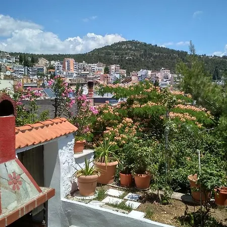 Vasilis Garden House Holiday home *