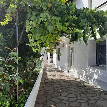 Vasilis Garden House Holiday home