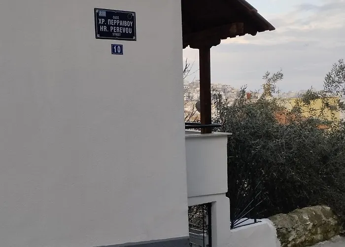 Vasilis Garden House *